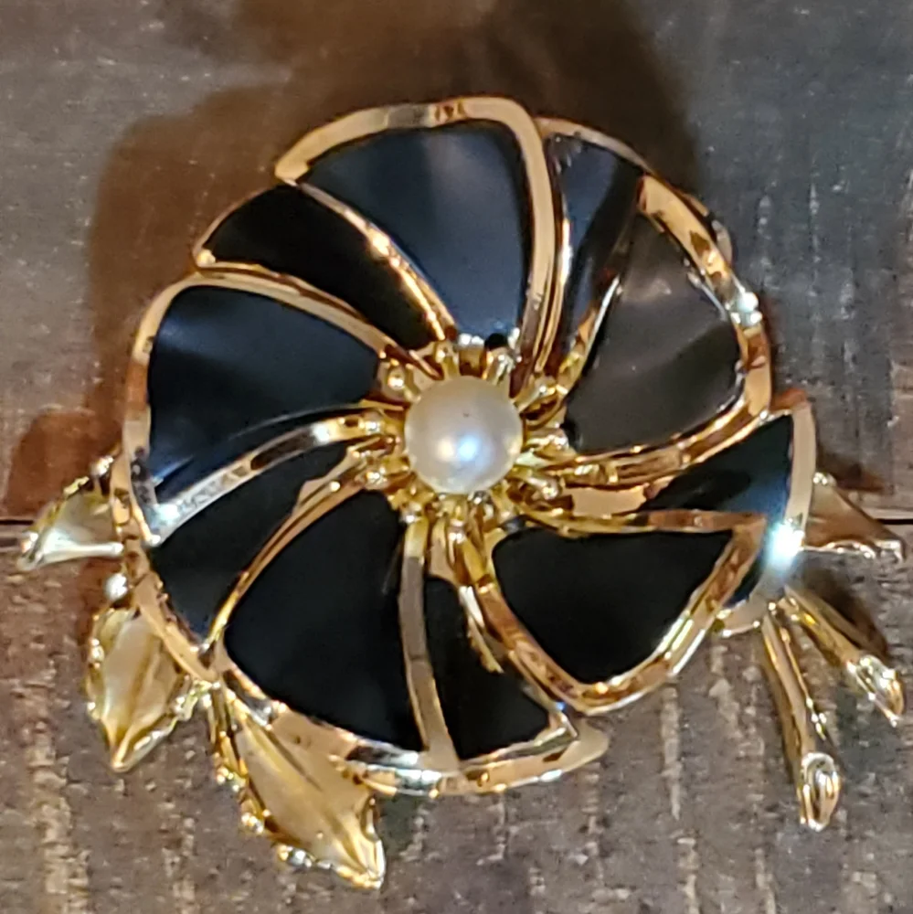 MCM Vintage Gold Tone & Black Matte Flower w/ Faux Pearl Accent Brooch